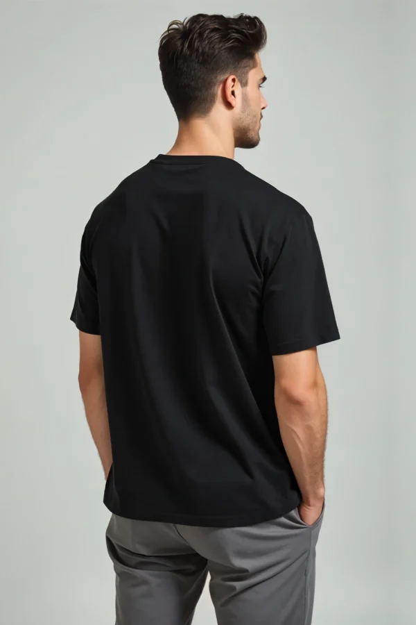 Modelo_Overzie_tshirt_black_back